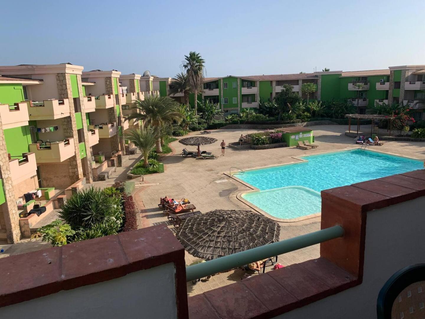 Djadsal Moradias - By Bobbywashere Santa Maria Exterior photo