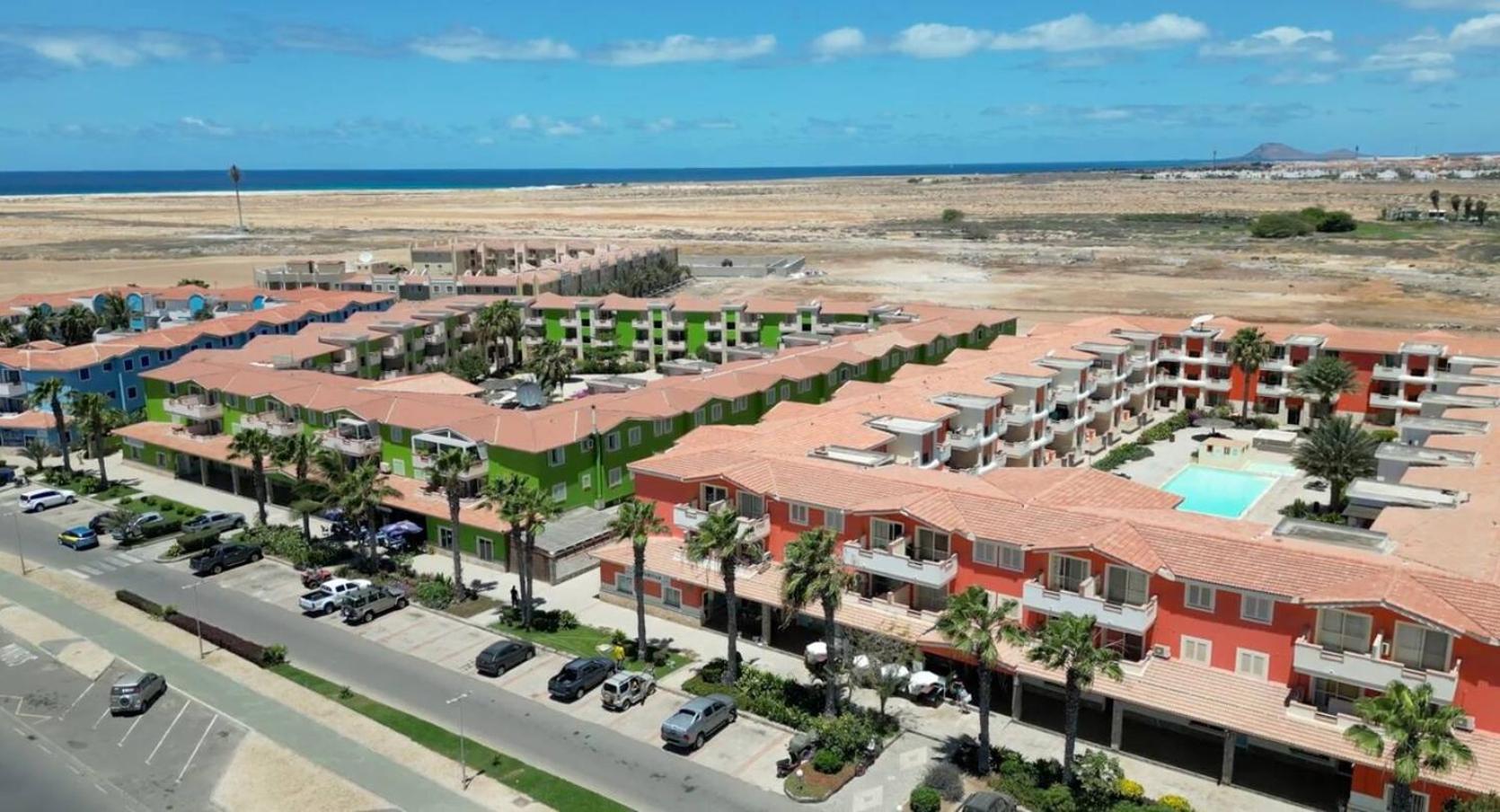 Djadsal Moradias - By Bobbywashere Santa Maria Exterior photo